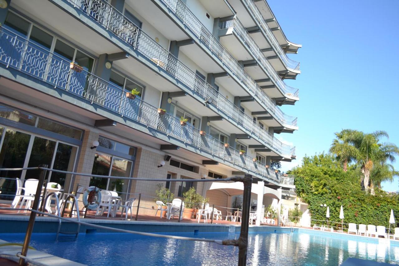 Wave Hotel Acireale Dış mekan fotoğraf